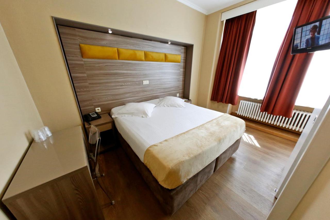 Hotel De France Saint-Gilles Exteriér fotografie